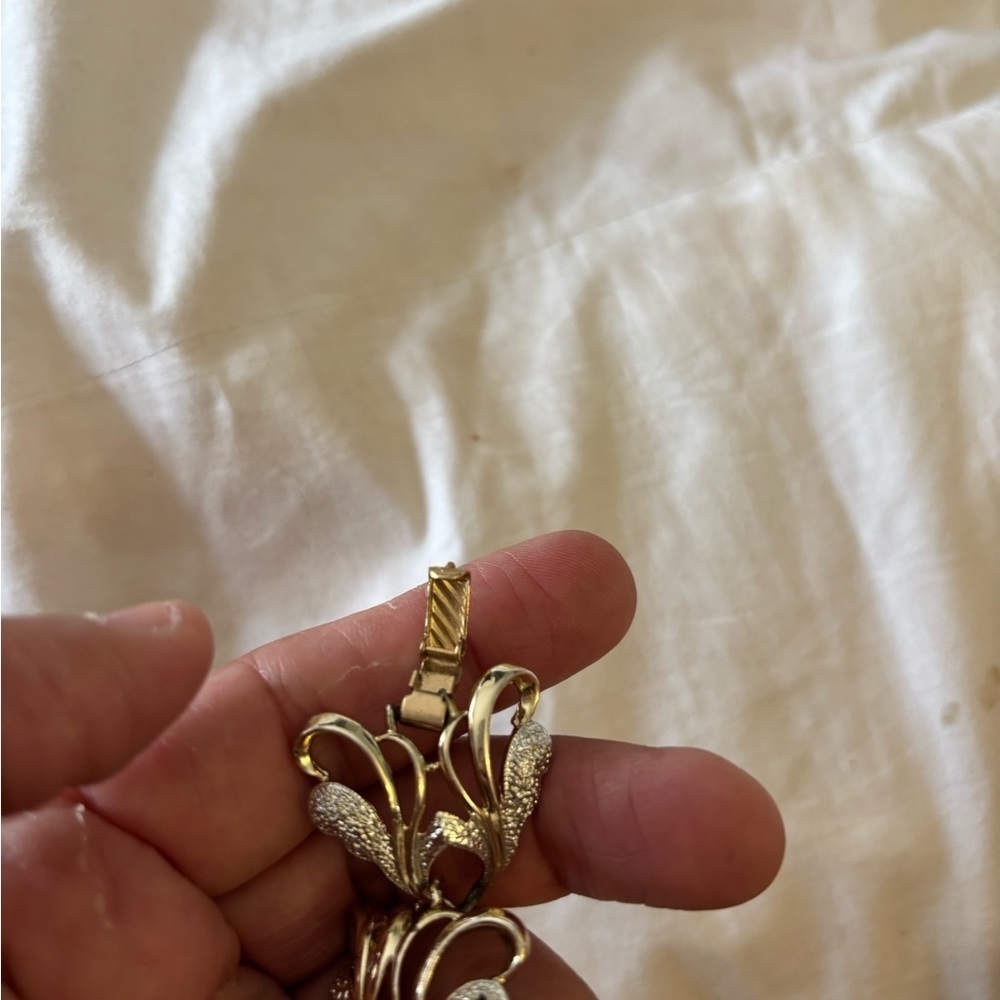 Sarah Coventry Vintage Gold and Silver Floral Bracelet - Picture 6 of 6